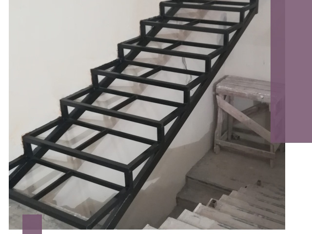 Демонтаж лестниц на металлокаркасе в Нижневартовске: быстрый вывоз и разбор