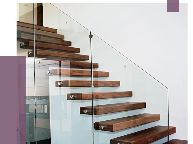 Стеклянные перила для лестницы в Нижневартовске от 15022 руб.